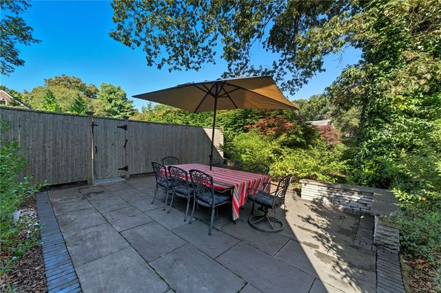 39 Secluded Drive, South Kingstown, RI 02879