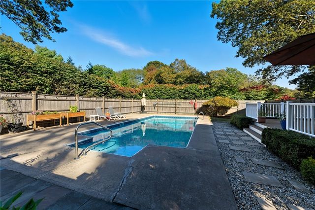 39 Secluded Drive, South Kingstown, RI 02879