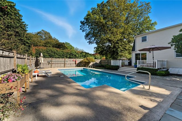 39 Secluded Drive, South Kingstown, RI 02879