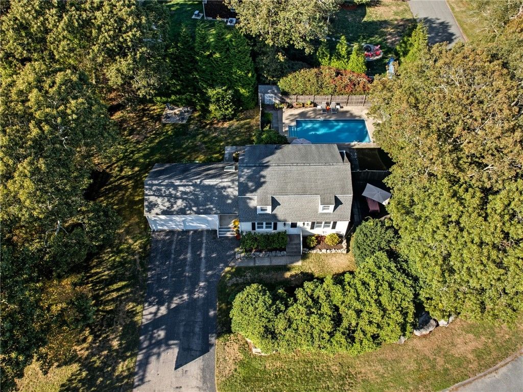 39 Secluded Drive, South Kingstown, RI 02879