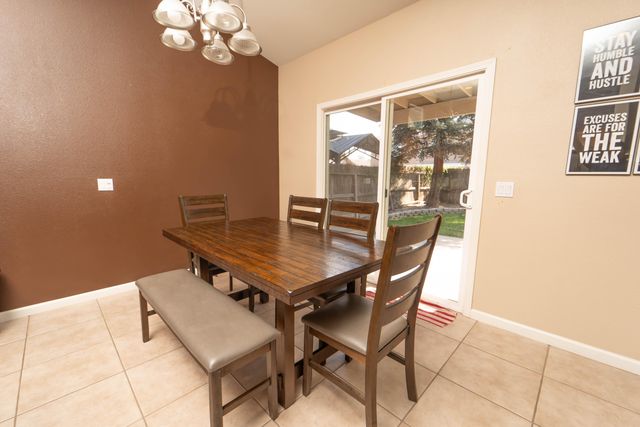 1961 Stagecoach Place, Tulare, CA 93274