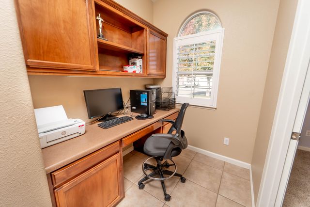 1961 Stagecoach Place, Tulare, CA 93274