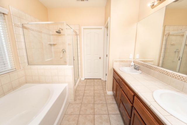 1961 Stagecoach Place, Tulare, CA 93274