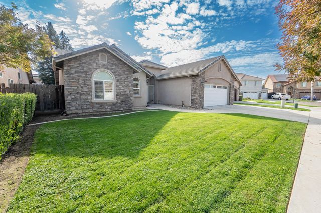 1961 Stagecoach Place, Tulare, CA 93274