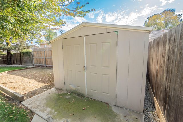 1961 Stagecoach Place, Tulare, CA 93274