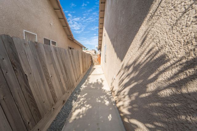 1961 Stagecoach Place, Tulare, CA 93274