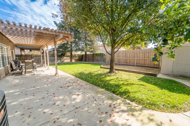 1961 Stagecoach Place, Tulare, CA 93274