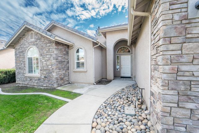 1961 Stagecoach Place, Tulare, CA 93274