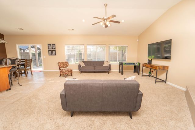 1961 Stagecoach Place, Tulare, CA 93274