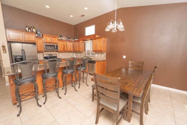 1961 Stagecoach Place, Tulare, CA 93274