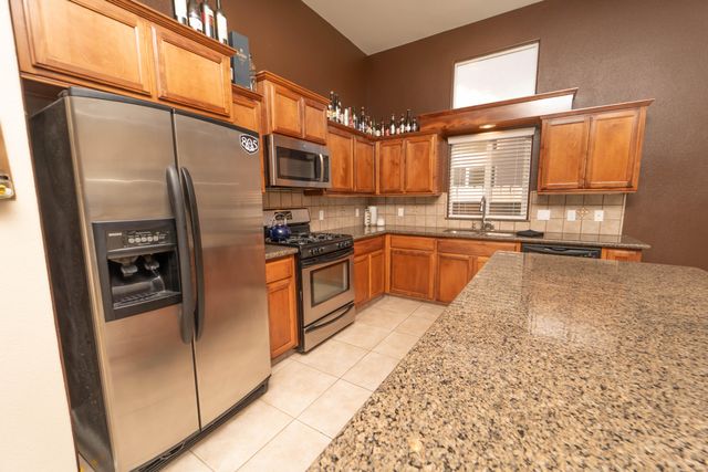 1961 Stagecoach Place, Tulare, CA 93274