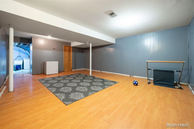 1457 N Saxony Drive 14, Grand Rapids, MI 49508