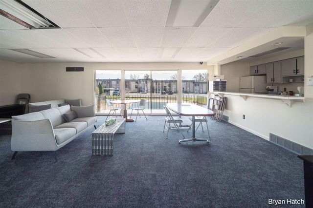 1457 N Saxony Drive 14, Grand Rapids, MI 49508