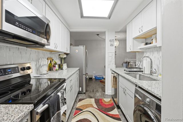 8200 E Jefferson Avenue 411, Detroit, MI 48214