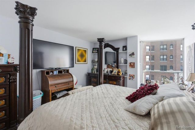 8200 E Jefferson Avenue 411, Detroit, MI 48214