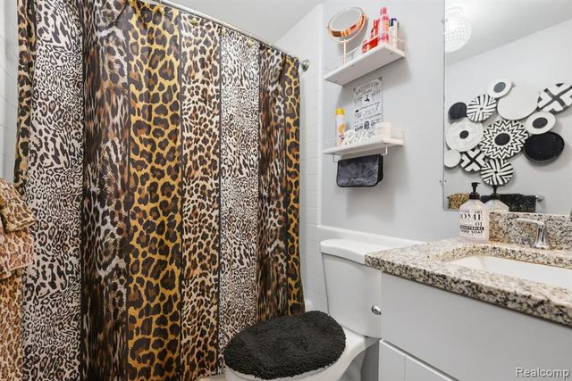 8200 E Jefferson Avenue 411, Detroit, MI 48214