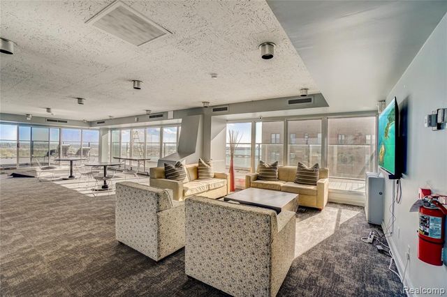8200 E Jefferson Avenue 411, Detroit, MI 48214
