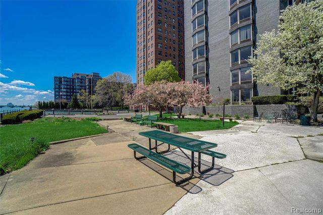 8200 E Jefferson Avenue 411, Detroit, MI 48214