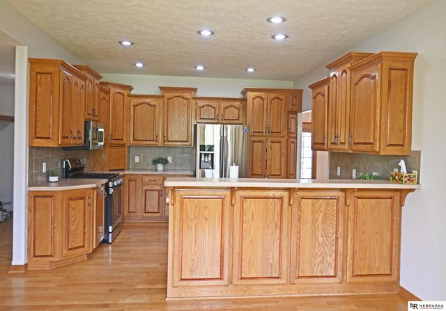 2005 Hedgeapple Circle, Plattsmouth, NE 68048