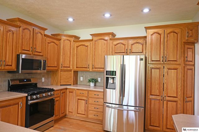 2005 Hedgeapple Circle, Plattsmouth, NE 68048