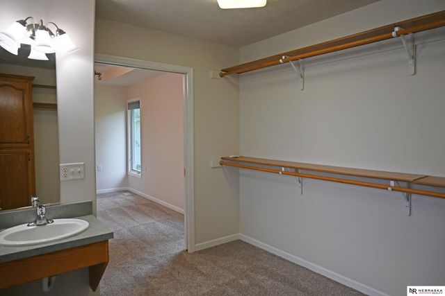 2005 Hedgeapple Circle, Plattsmouth, NE 68048