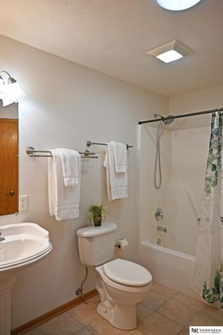 2005 Hedgeapple Circle, Plattsmouth, NE 68048