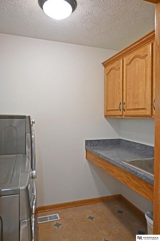 2005 Hedgeapple Circle, Plattsmouth, NE 68048