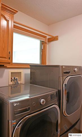 2005 Hedgeapple Circle, Plattsmouth, NE 68048