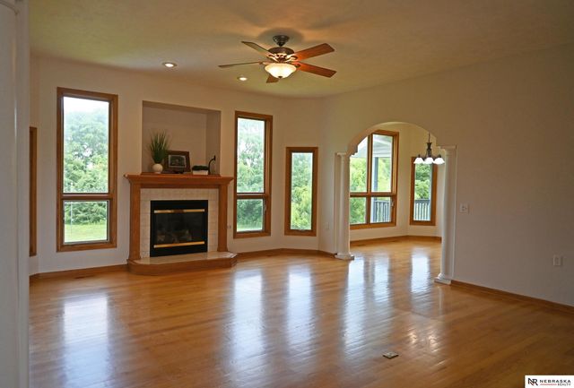 2005 Hedgeapple Circle, Plattsmouth, NE 68048