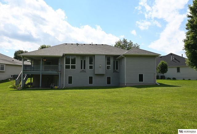 2005 Hedgeapple Circle, Plattsmouth, NE 68048