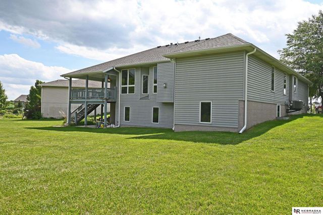 2005 Hedgeapple Circle, Plattsmouth, NE 68048