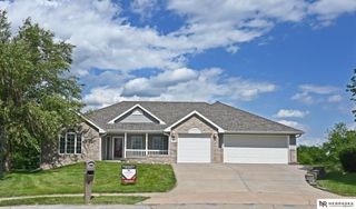 2005 Hedgeapple Circle, Plattsmouth, NE 68048