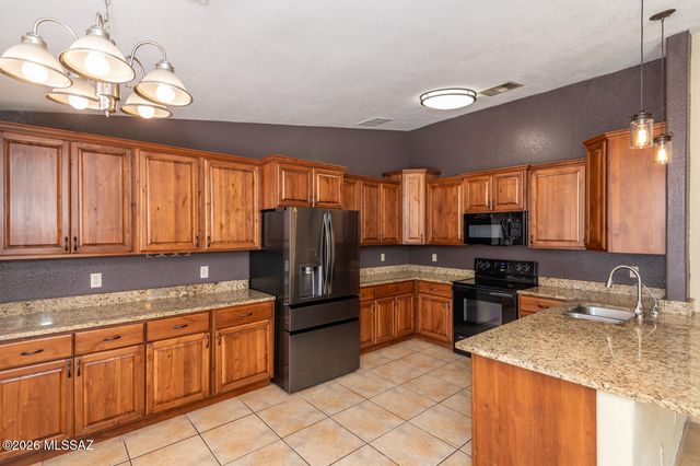 8982 E Pomegranate Street, Tucson, AZ 85730