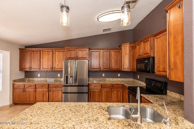 8982 E Pomegranate Street, Tucson, AZ 85730