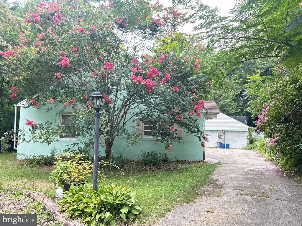 30 S ELMWOOD AVE, Glenolden, PA 19036