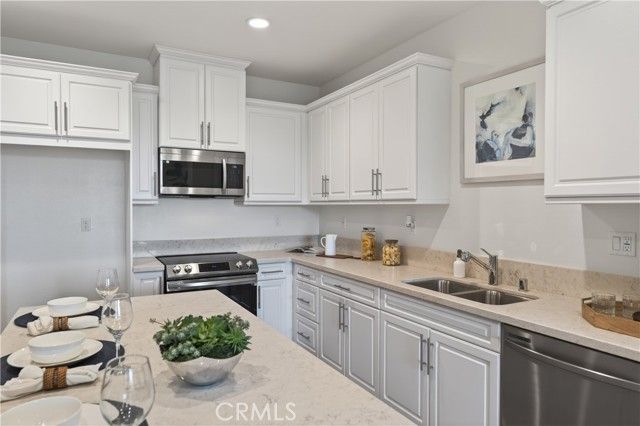 1093 N Harbor Boulevard, Anaheim, CA 92801