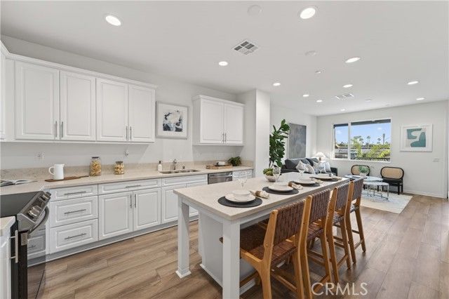 1093 N Harbor Boulevard, Anaheim, CA 92801