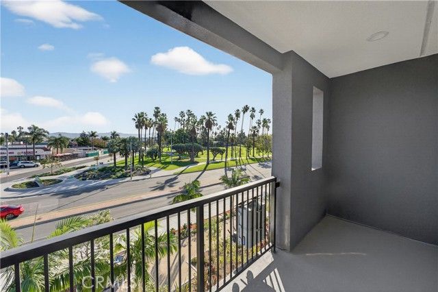 1093 N Harbor Boulevard, Anaheim, CA 92801