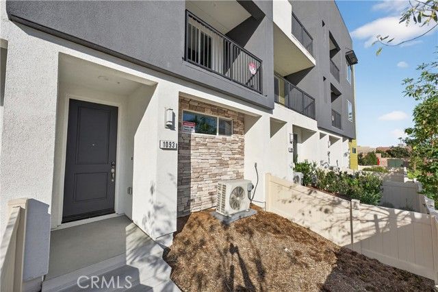 1093 N Harbor Boulevard, Anaheim, CA 92801