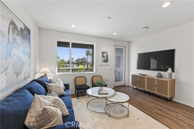 1093 N Harbor Boulevard, Anaheim, CA 92801