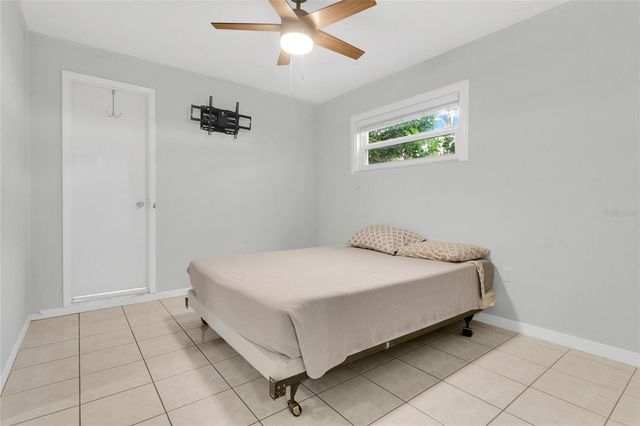 2704 MENDELIN STREET, Apopka, FL 32703