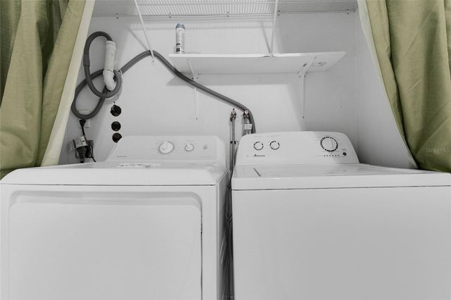 2704 MENDELIN STREET, Apopka, FL 32703