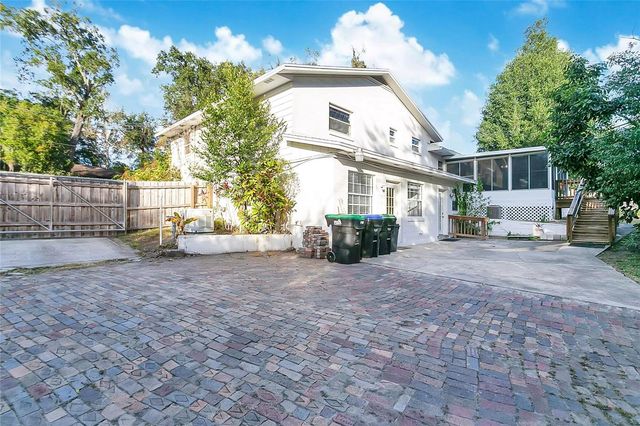 2704 MENDELIN STREET, Apopka, FL 32703