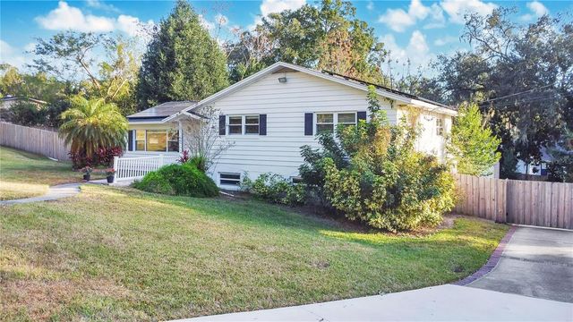 2704 MENDELIN STREET, Apopka, FL 32703