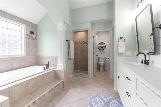 16311 W 163rd Court, Olathe, KS 66062