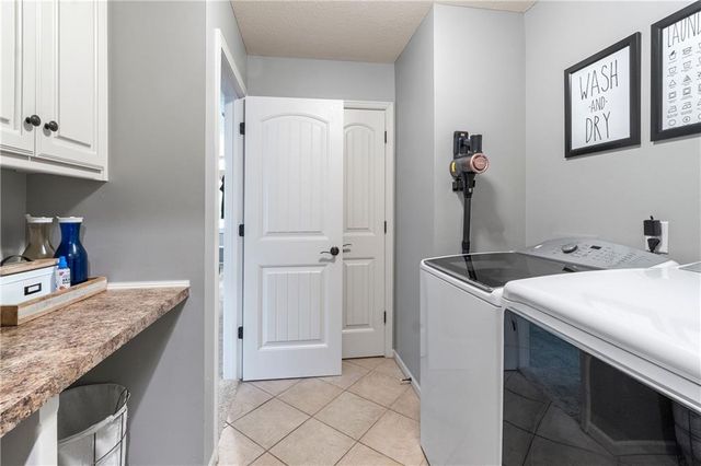 16311 W 163rd Court, Olathe, KS 66062