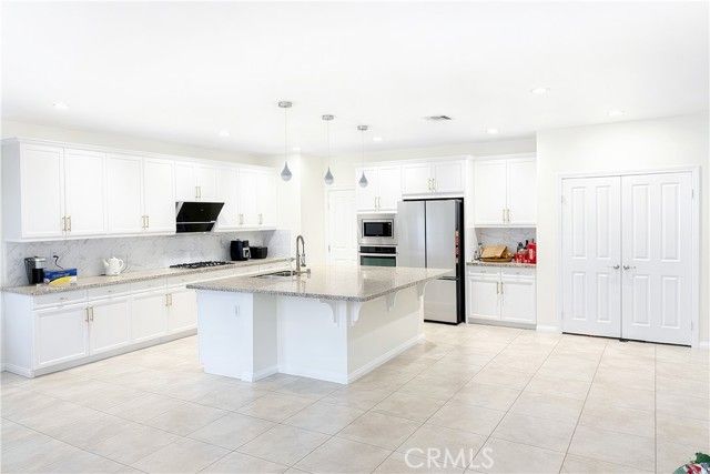 14616 Olite Dr, Eastvale, CA 92880