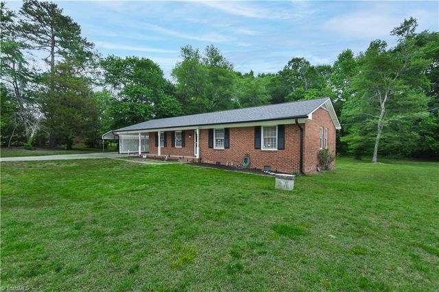 5343 Vickrey Chapel Road, Jamestown, NC 27282
