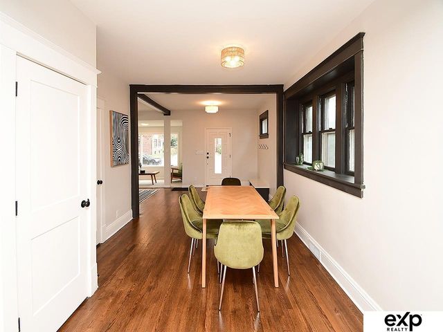 918 S 38th Street, Omaha, NE 68105