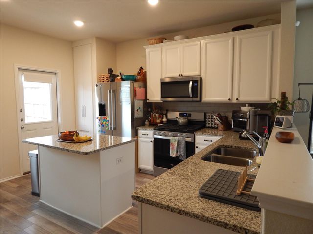 437 English Oak ST, Georgetown, TX 78626